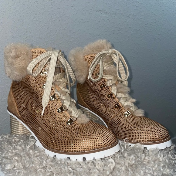 Lauren Lorraine‎ faux fur Rhinestone boots NEW - Picture 10 of 10
